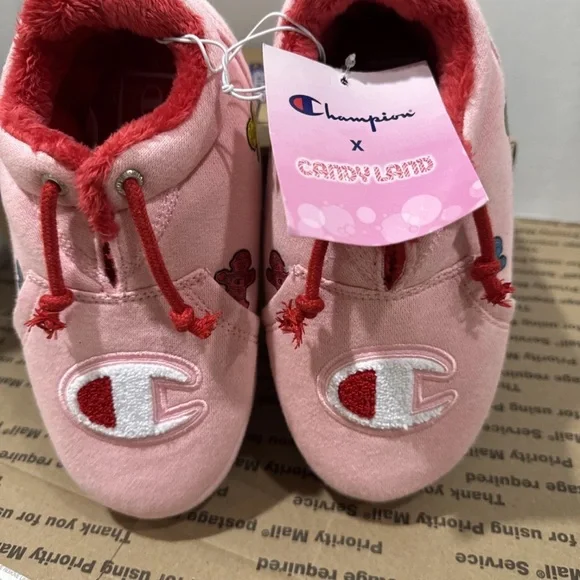Champion University Candyland Kids Slippers Size Youth Barbie Pink And Fun!